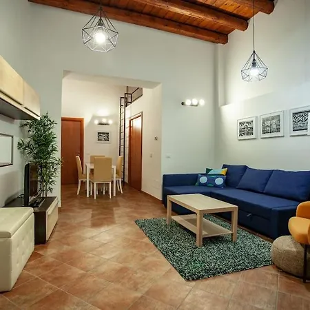 Flo'S Chathedral Home *